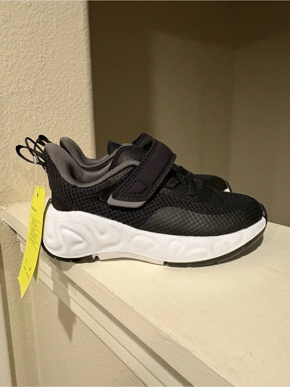 All In Motion Peyton Performance Sneakers Black White Toddler Size 9 NWT